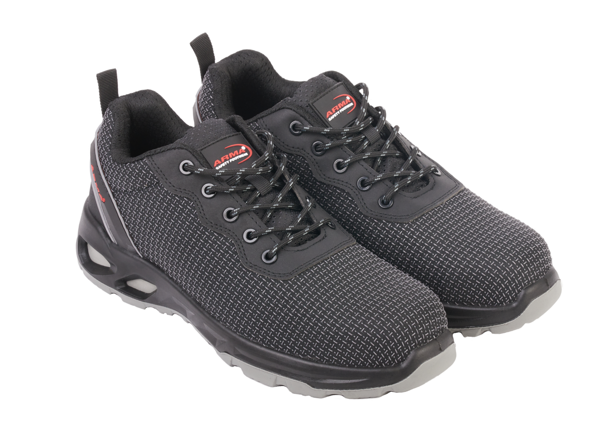 A30-PANTHER Black PUtek Lightweight Safety Trainer S3S FO SR